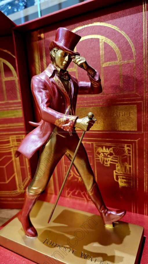 PK-006 Extra rare Johnnie Walker Statue full box 25*20cm limited gift - Hình ảnh 2